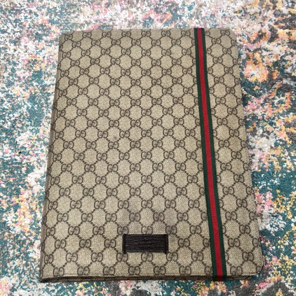 gucci document holder
